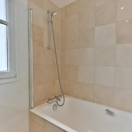 Appartement Lumineux & Spacieux - Vue Degagee, Arc De Triomphe