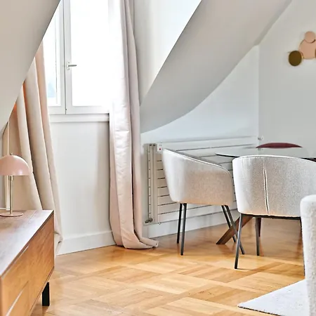 Appartement Lumineux & Spacieux - Vue Degagee, Arc De Triomphe Parijs