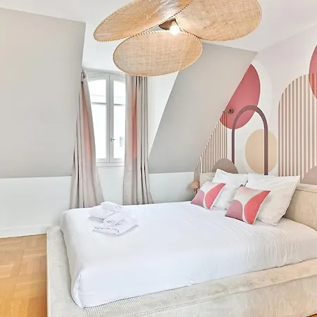Appartement Lumineux & Spacieux - Vue Degagee, Arc De Triomphe Parijs